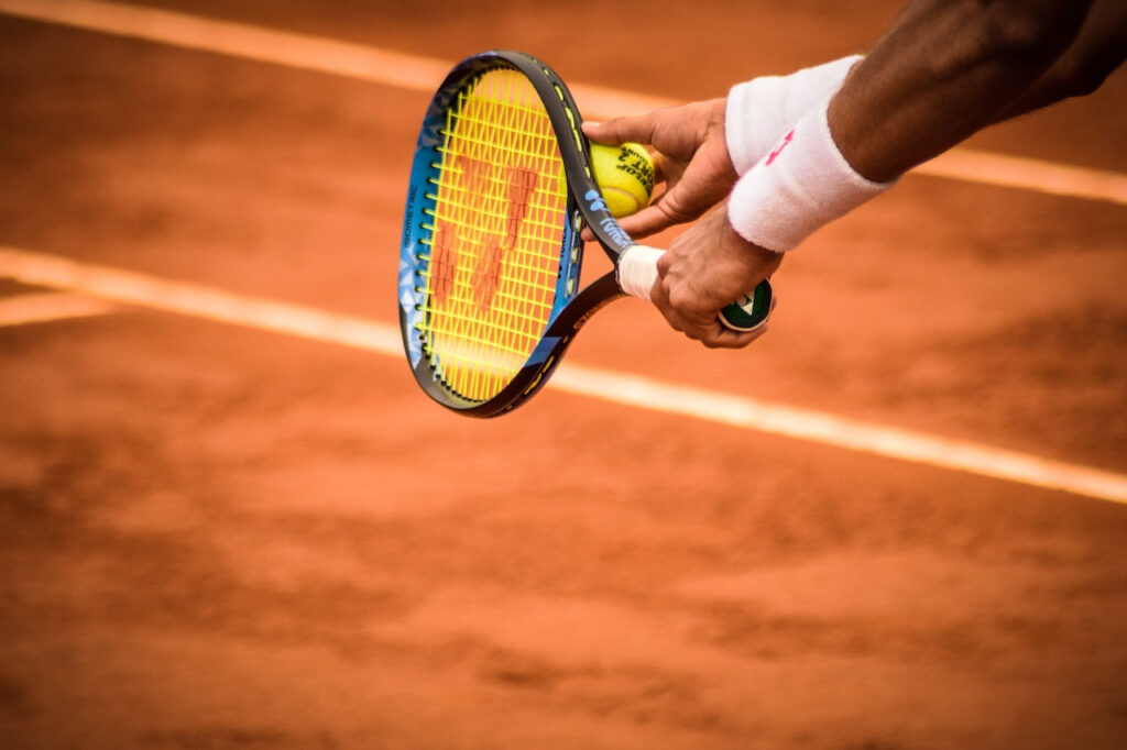 Les sports de balles, comme le tennis, peuvent également entrainer vos yeux. 